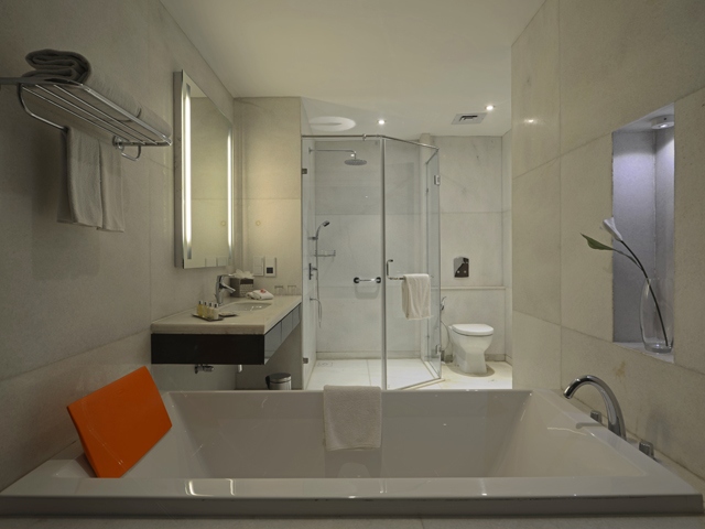 superior king 640x480-2-300x225.jpg